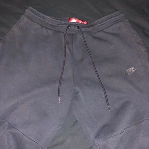 Black Nike Tech Sweatpants